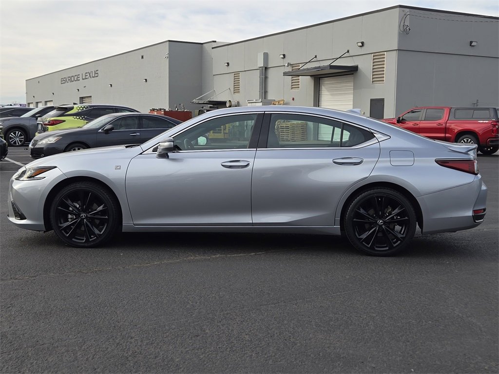 Used 2023 Lexus ES 300h F Sport image 4