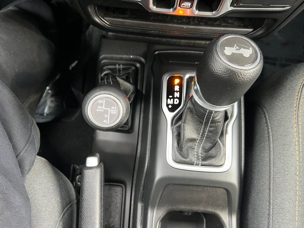 Used 2024 Jeep Wrangler Unlimited w/ Technology Group image 28