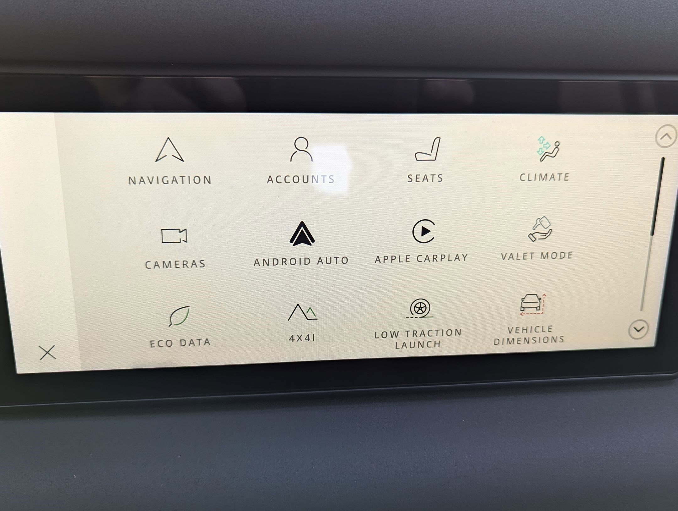 Used 2023 Land Rover Defender 110 image 21