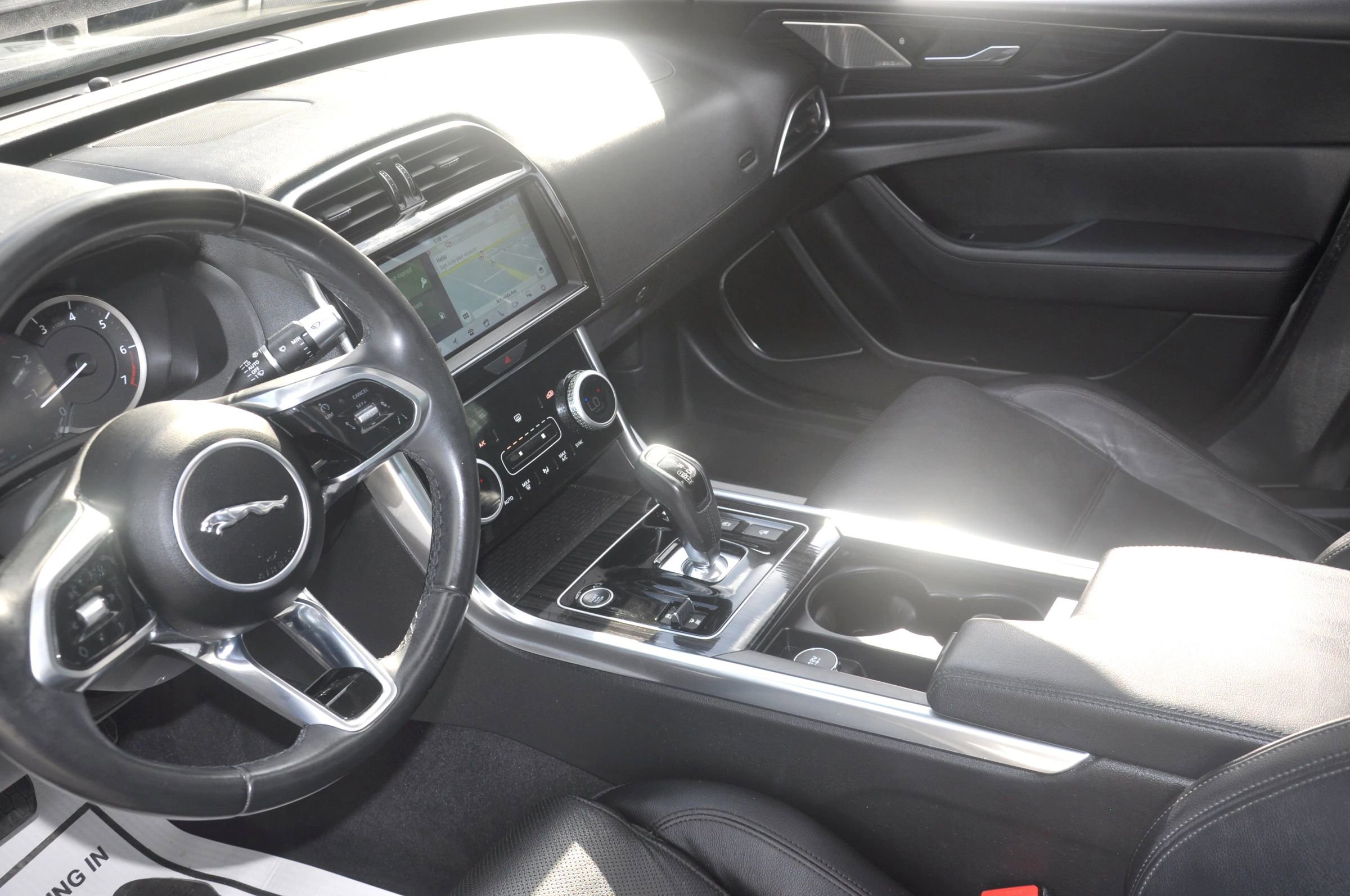 Used 2020 Jaguar XE S RWD image 32