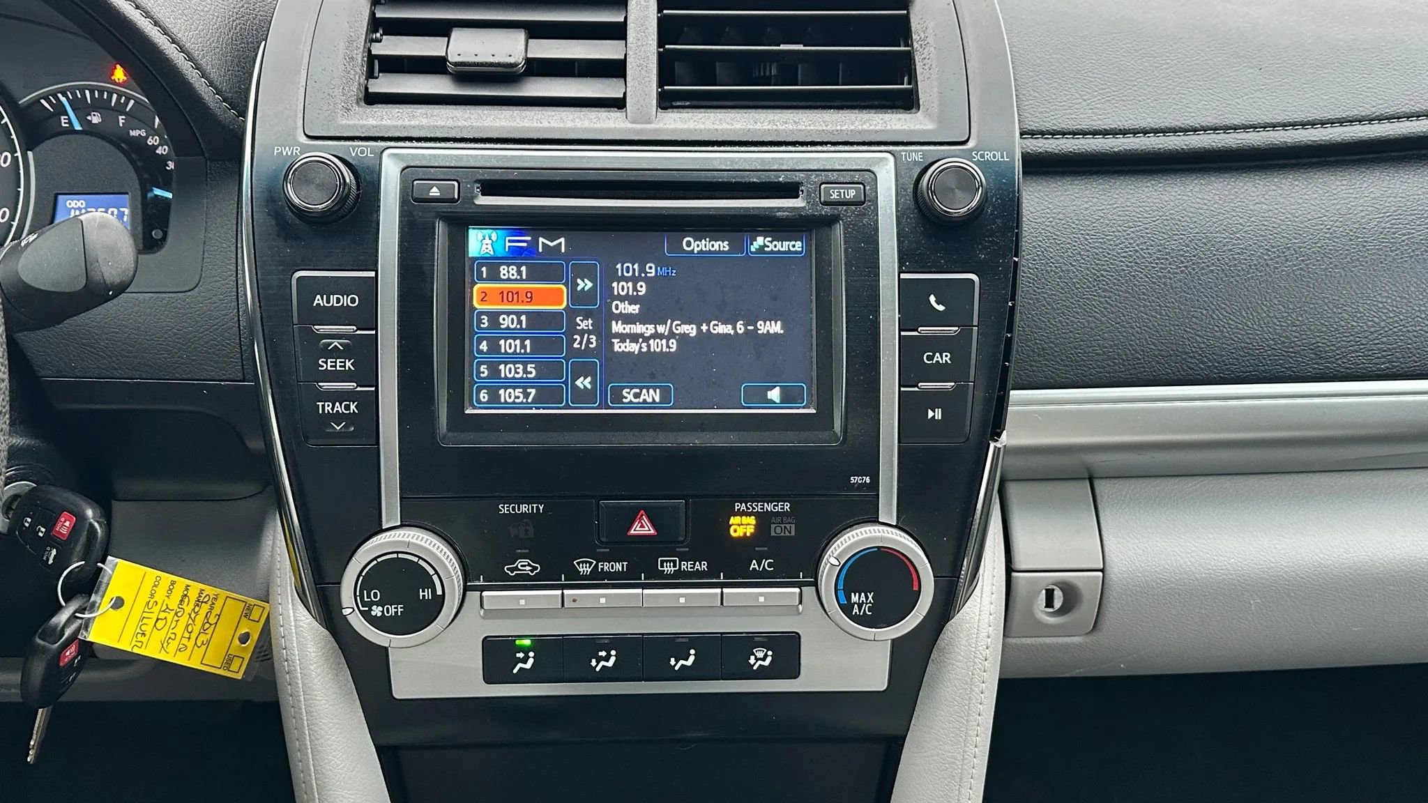 Used 2013 Toyota Camry LE image 17