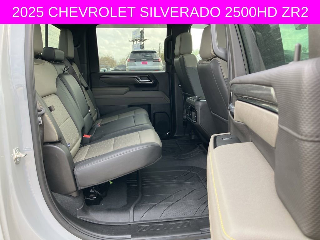 Used 2025 Chevrolet Silverado 2500 ZR2 w/ Technology Package image 14