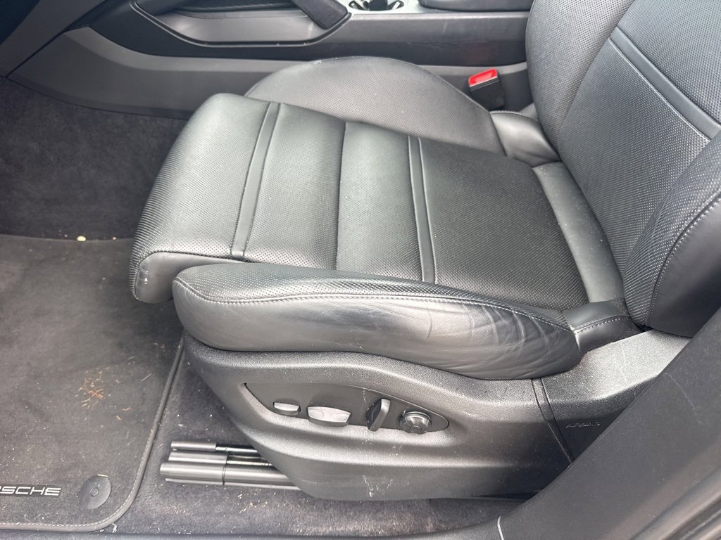Used 2023 Porsche Cayenne S Platinum image 17