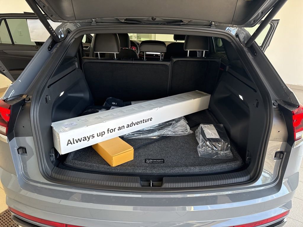 New 2026 Volkswagen Atlas Cross Sport SEL Premium R-Line image 16