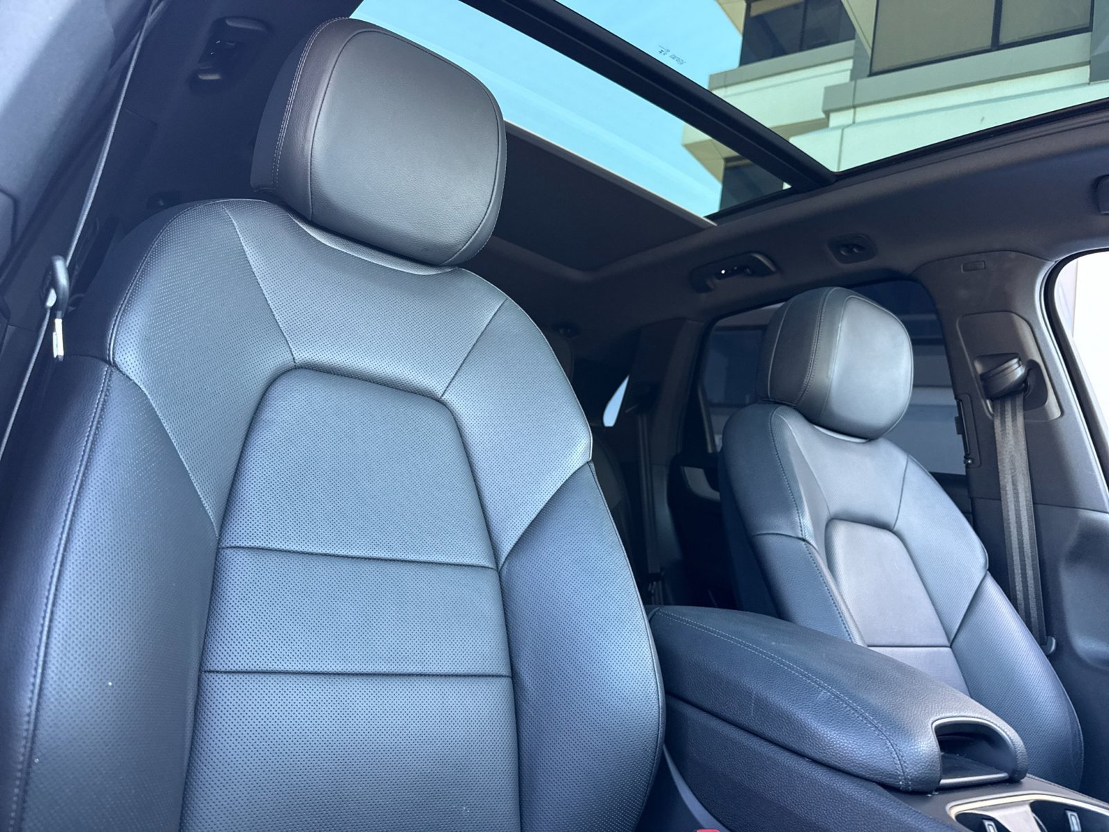Certified 2024 Porsche Cayenne AWD/4WD image 22