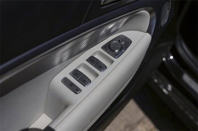 Used 2025 Genesis G70 3.3T Advanced image 27