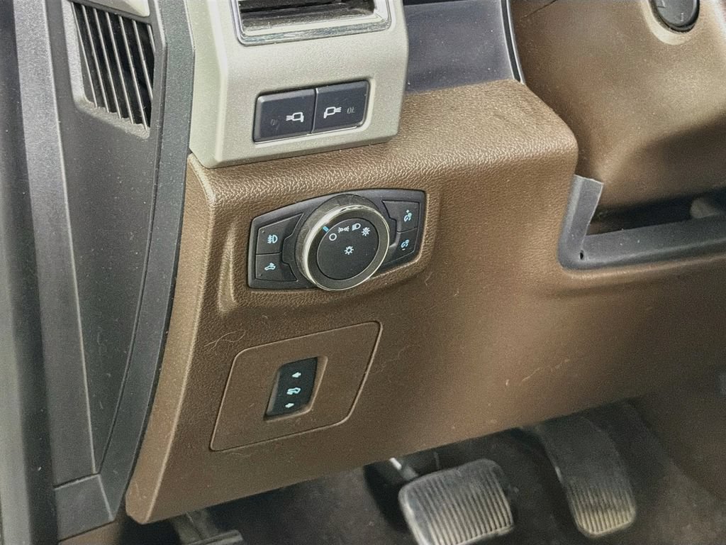Used 2016 Ford F150 King Ranch w/ Equipment Group 601A Luxury AWD/4WD image 13