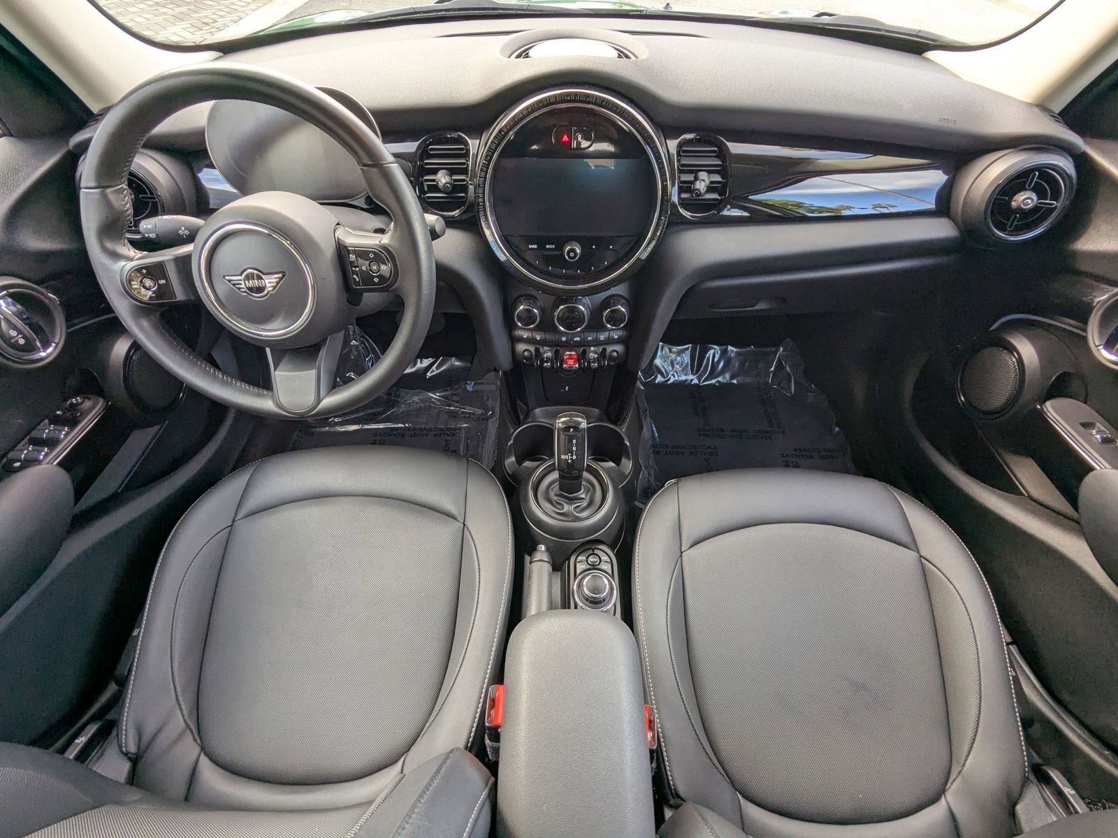 Used 2023 MINI Cooper 4-Door Hardtop image 18