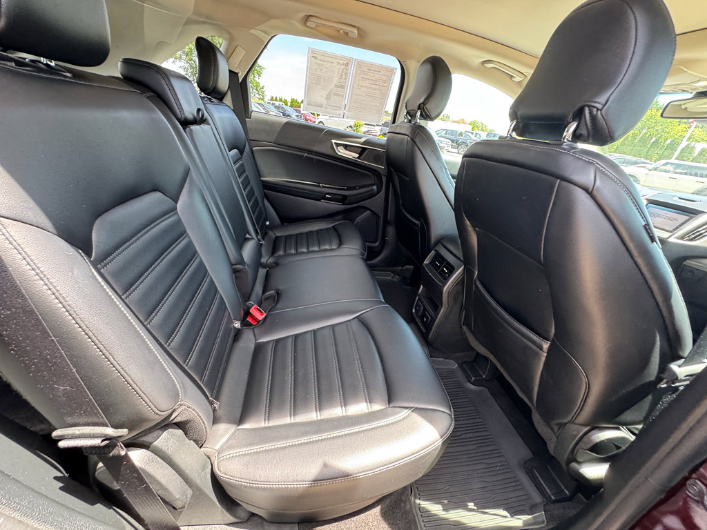 Used 2019 Ford Edge SEL w/ Equipment Group 201A AWD/4WD image 17