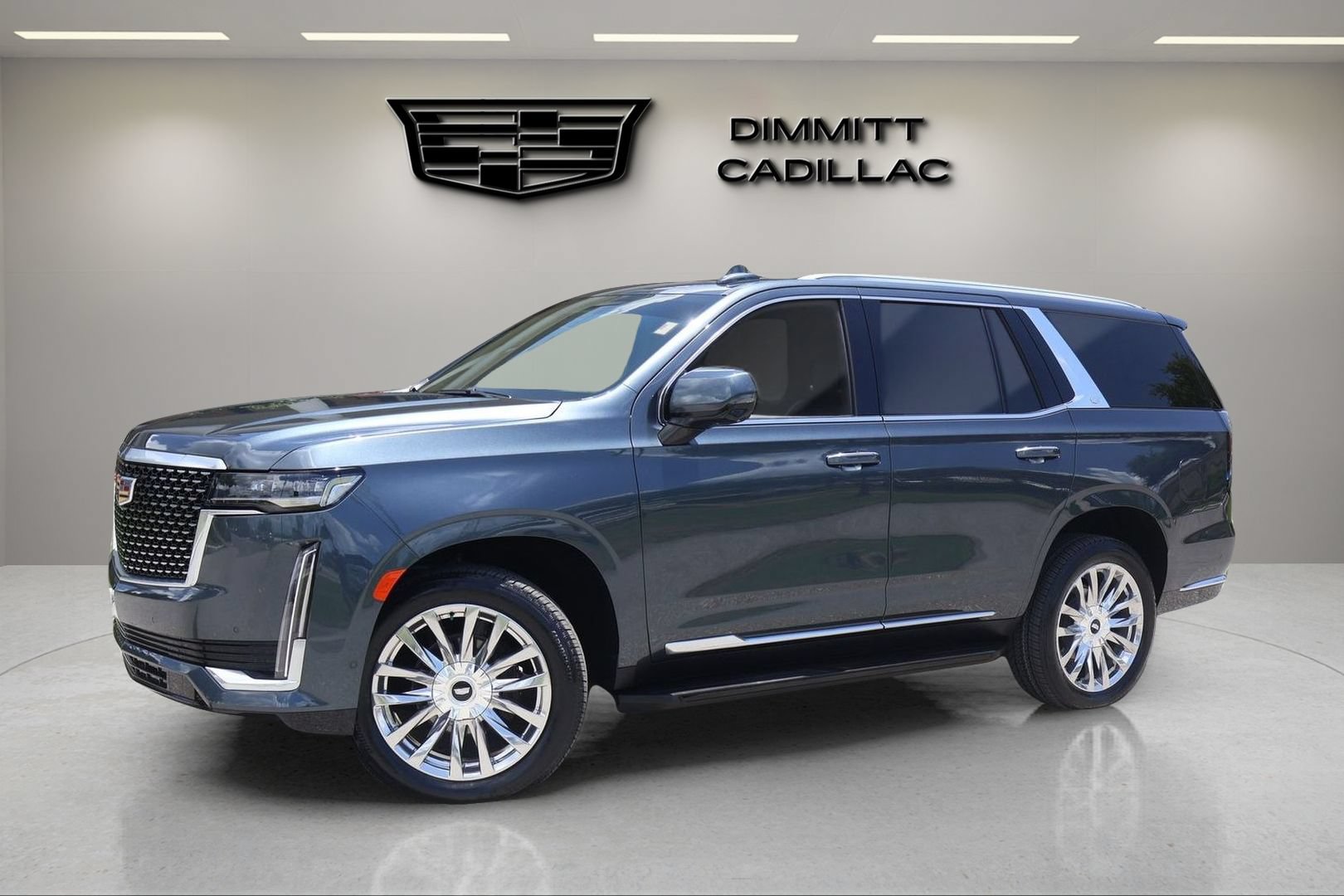 Used 2021 Cadillac Escalade Premium Luxury RWD image 1