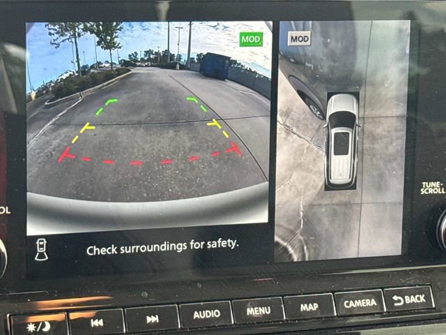 Used 2025 Nissan Pathfinder SL image 32