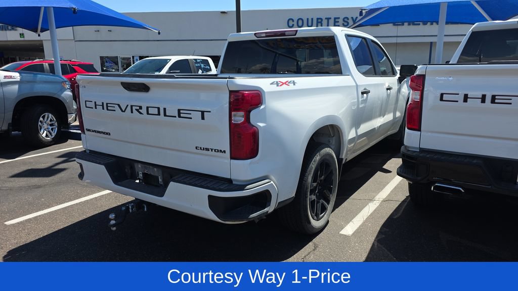Used 2022 Chevrolet Silverado 1500 Custom w/ LPO, Dark Essentials Package AWD/4WD image 9