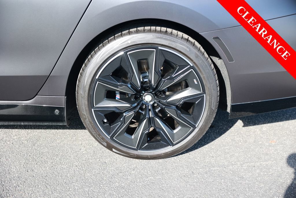 Used 2025 BMW i7 xDrive60 w/ Executive Package AWD/4WD image 10