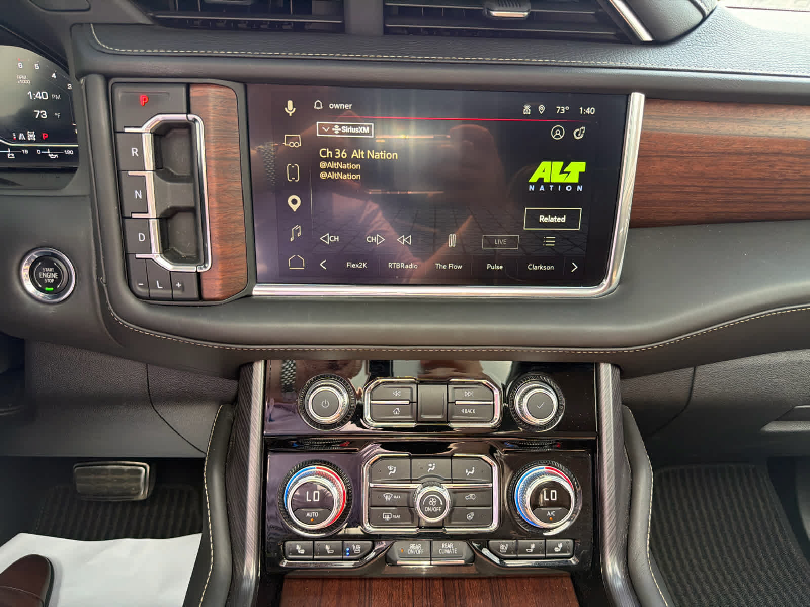 Used 2023 GMC Yukon XL Denali Ultimate AWD/4WD image 7
