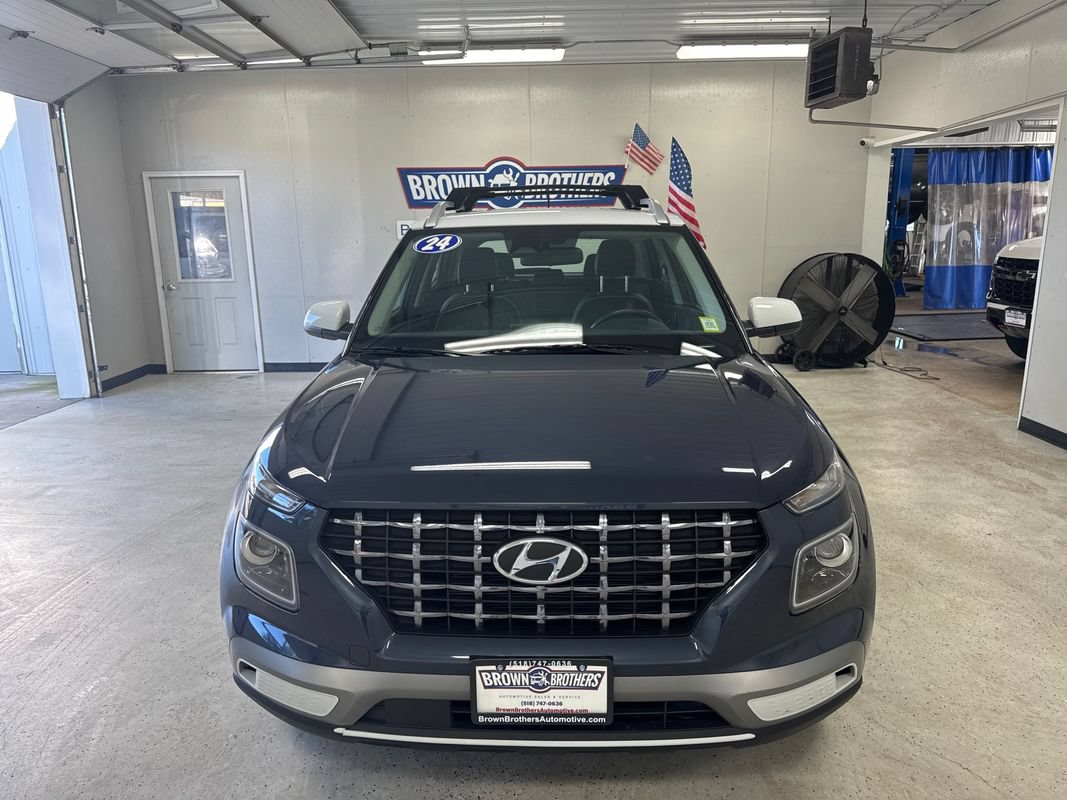 Used 2024 Hyundai Venue Limited FWD image 10