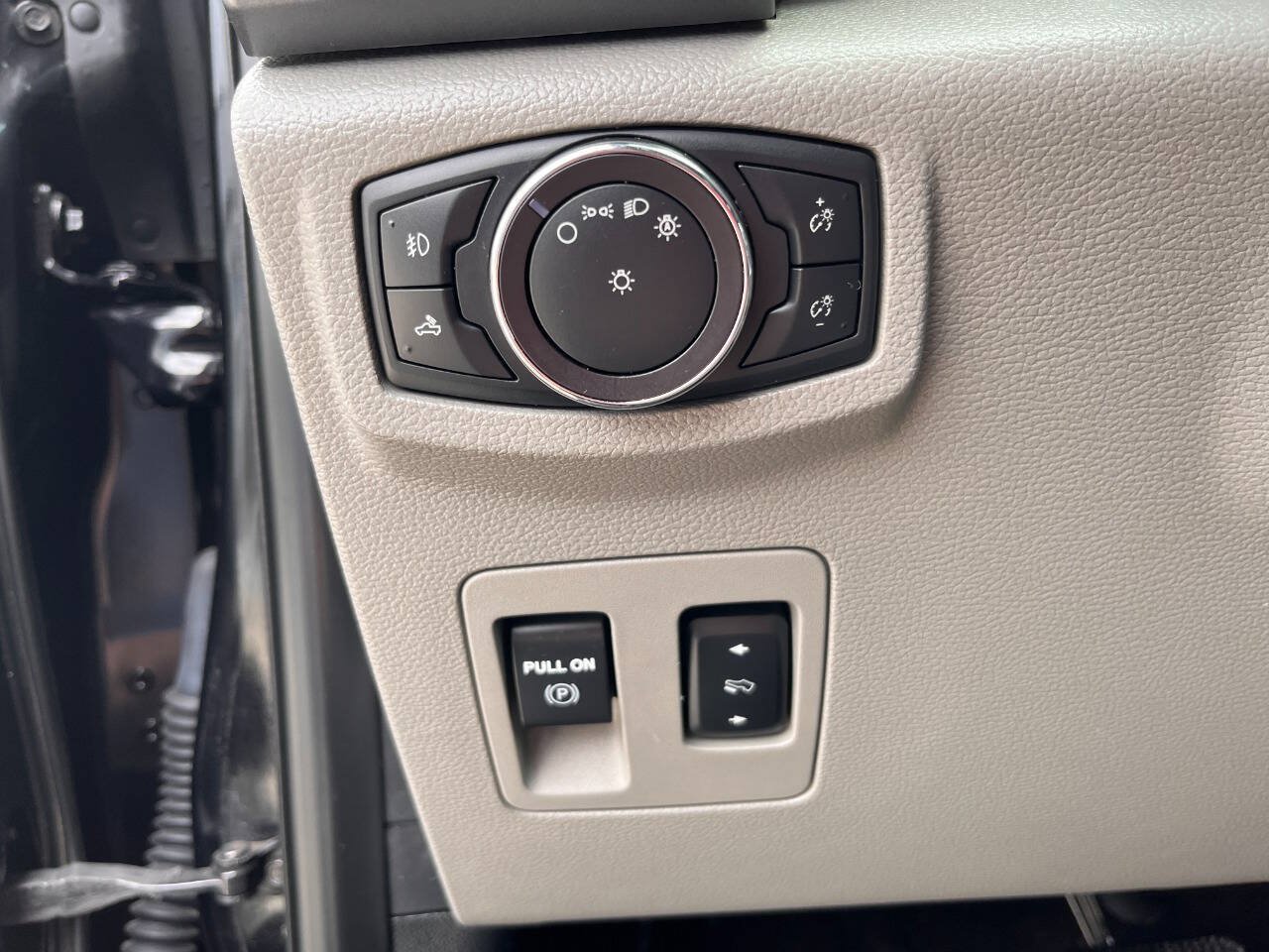 Used 2019 Ford F150 XLT w/ Equipment Group 302A Luxury AWD/4WD image 22