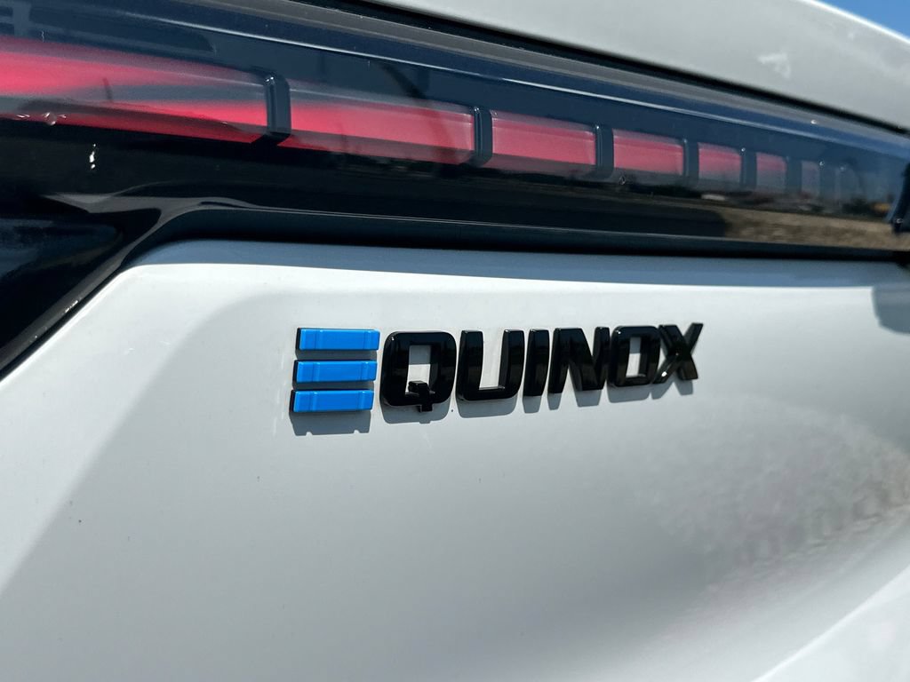 Used 2024 Chevrolet Equinox EV RS FWD image 24