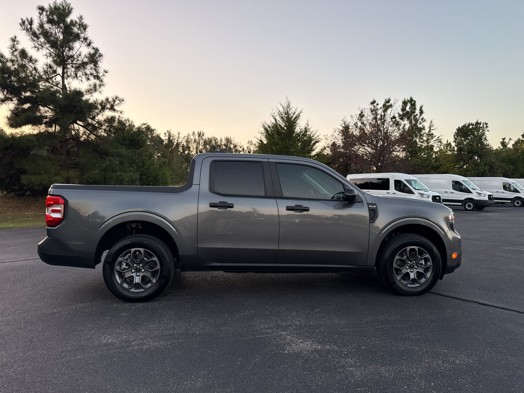 Certified 2025 Ford Maverick XLT w/ XLT Luxury Package FWD image 9