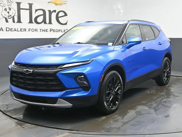 Used 2024 Chevrolet Blazer LT w/ LPO, Black Grille Bar Package FWD image 33