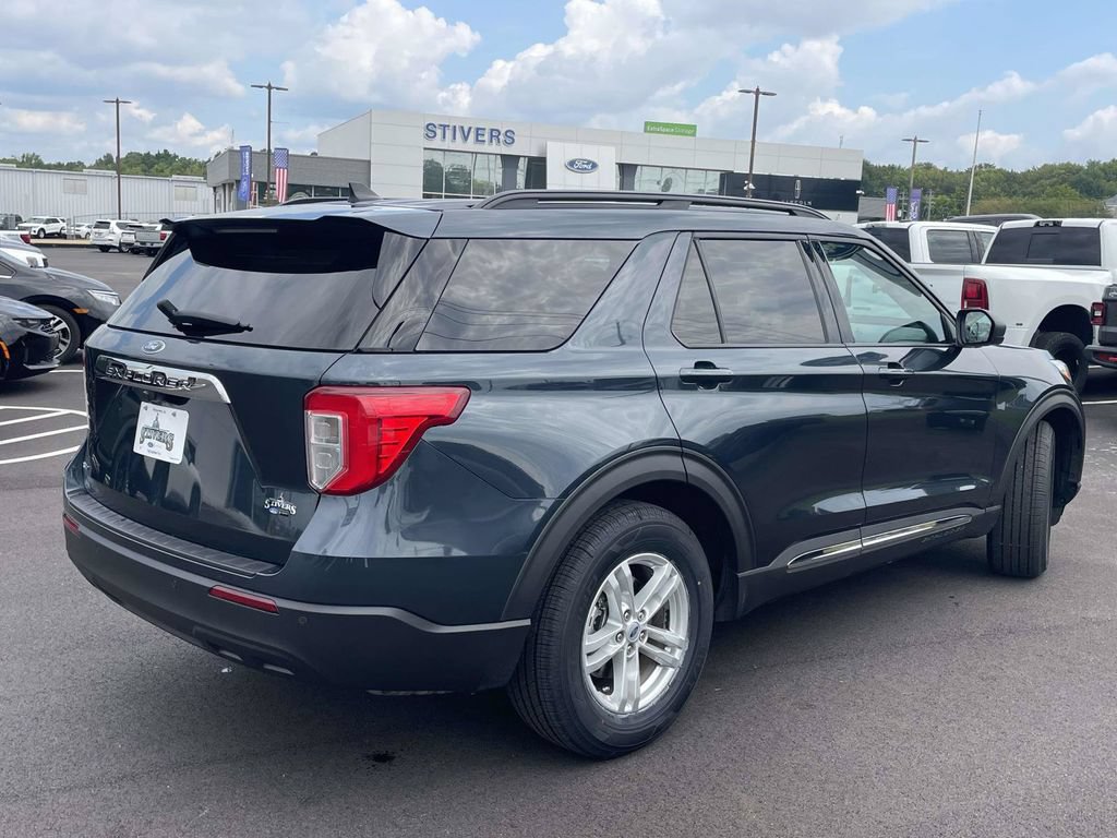 Certified 2022 Ford Explorer XLT RWD image 3