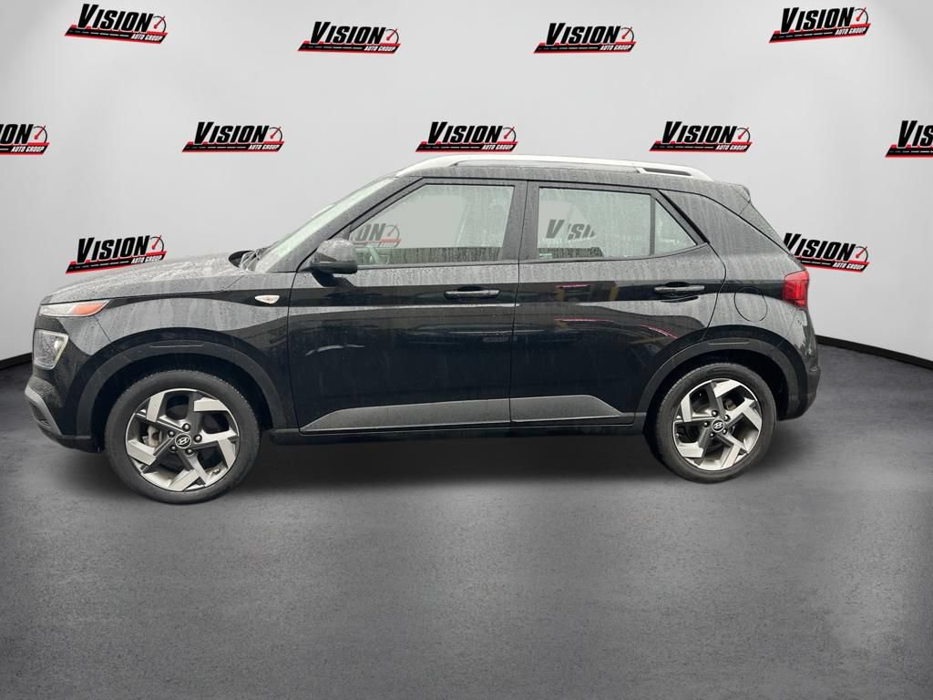 Certified 2024 Hyundai Venue SEL FWD image 4
