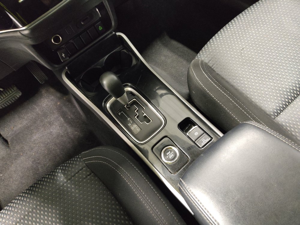Used 2020 Mitsubishi Outlander ES image 26