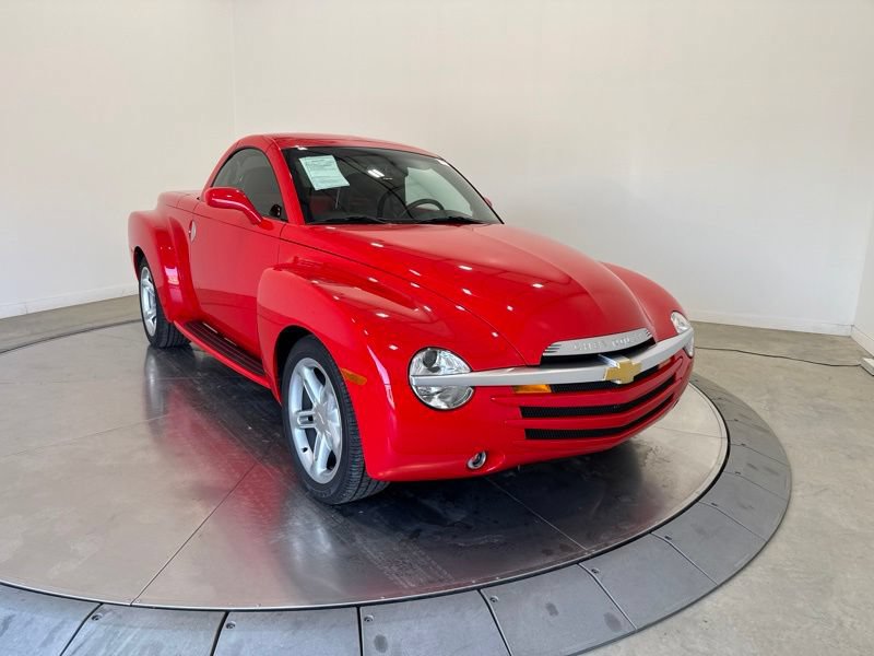 Used 2004 Chevrolet SSR w/ Preferred Equipment Group RWD image 1
