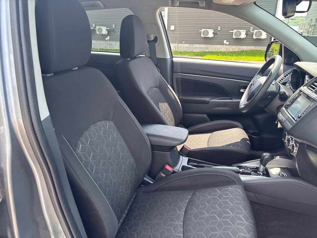 Used 2025 Mitsubishi Outlander Sport ES AWD/4WD image 29