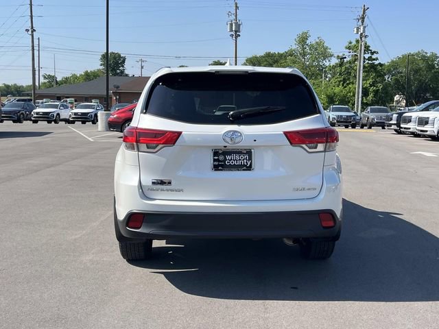 Used 2019 Toyota Highlander XLE AWD/4WD image 6