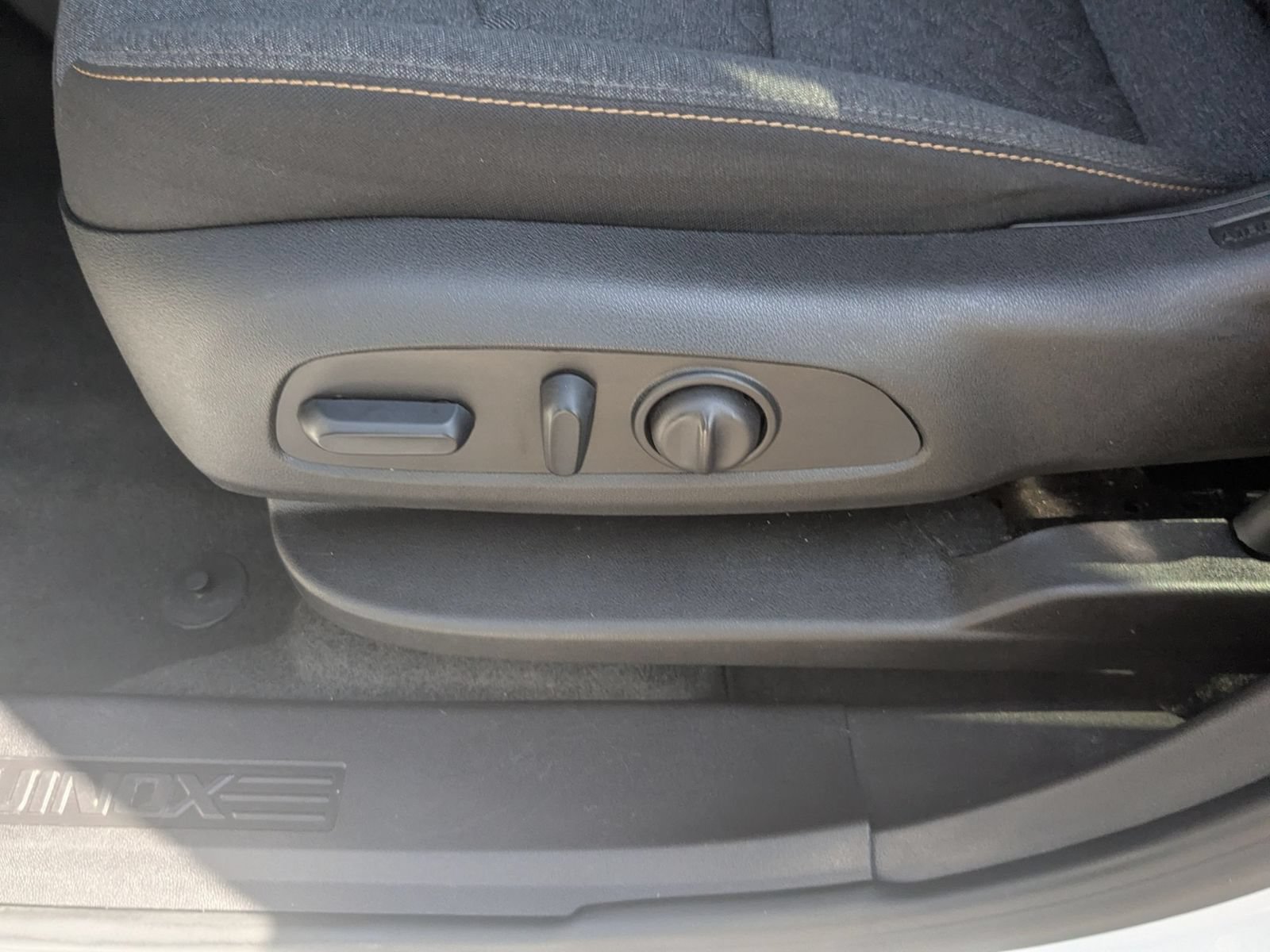 Used 2024 Chevrolet Equinox LT AWD/4WD image 14