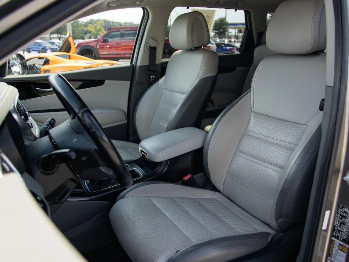 Used 2016 Kia Sorento SX FWD image 16