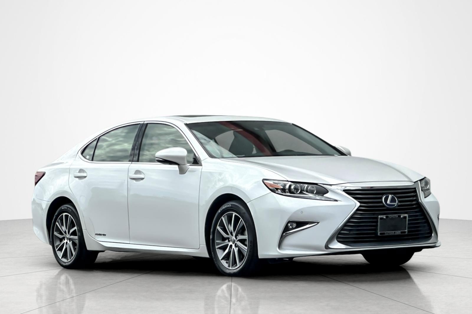 Used 2017 Lexus ES 300h w/ Navigation System Package FWD image 7