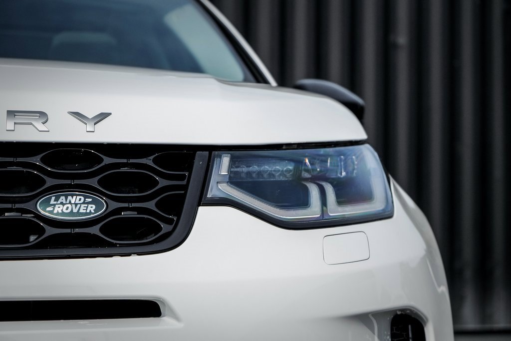 New 2025 Land Rover Discovery Sport S image 6