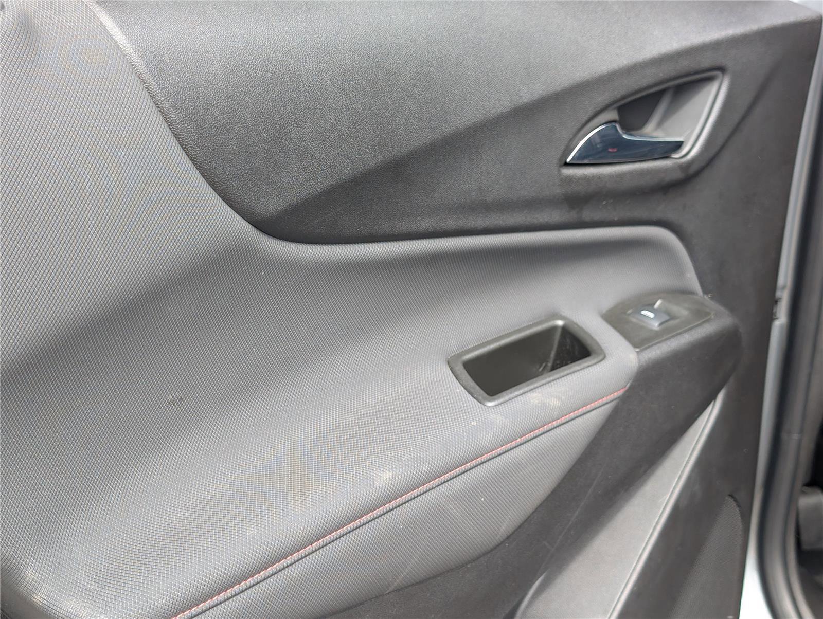 Used 2024 Chevrolet Equinox RS w/ RS Leather Package image 33