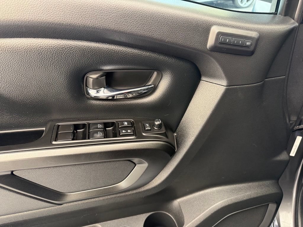 Used 2024 Nissan Titan PRO-4X w/ Pro-4x Convenience Package AWD/4WD image 38