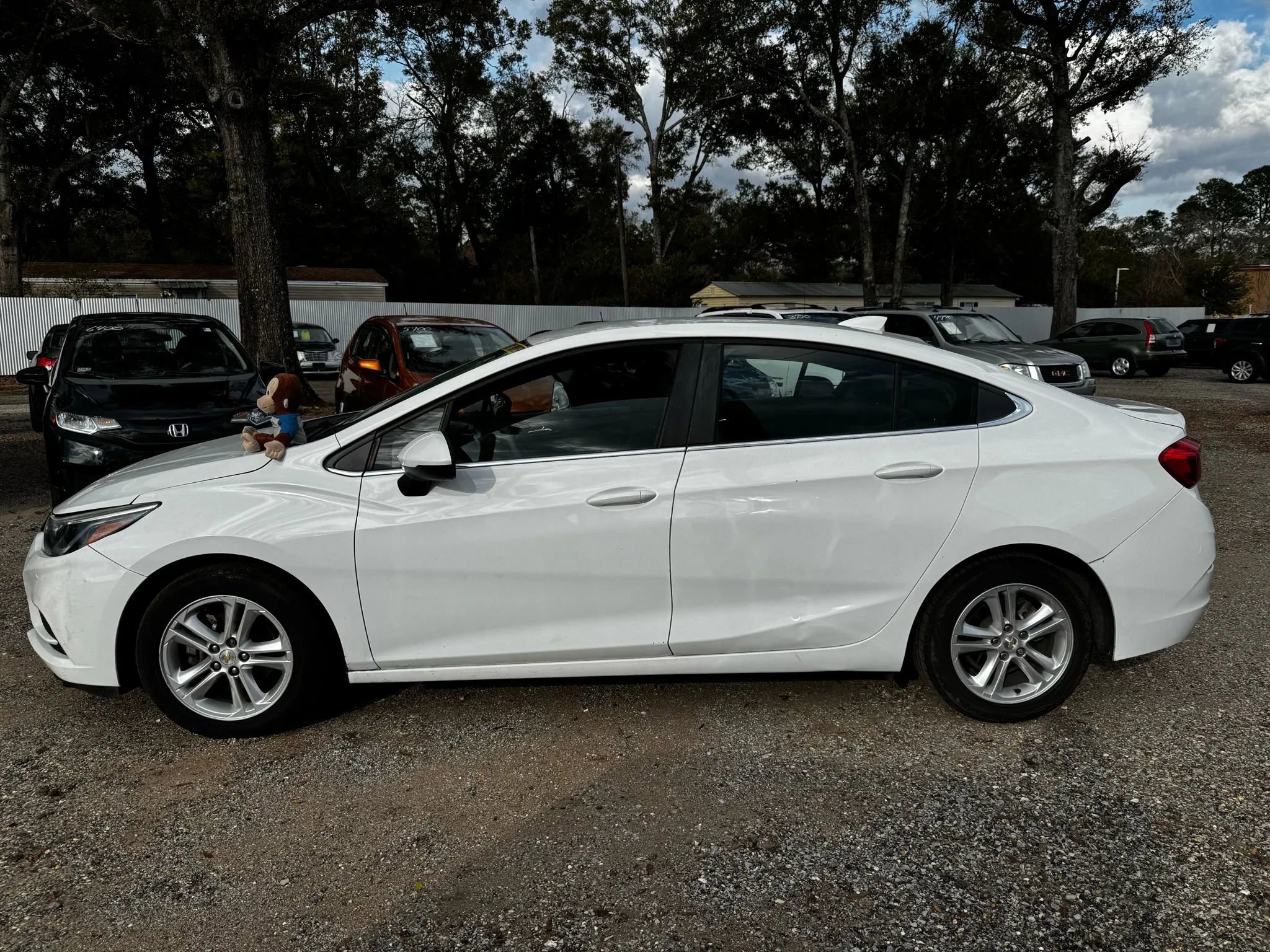 Used 2016 Chevrolet Cruze LT image 2