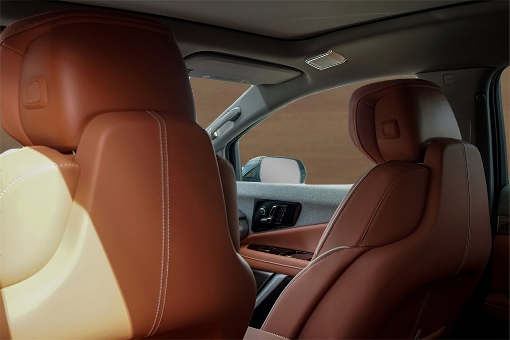 New 2026 Cadillac Optiq Luxury 2 image 12