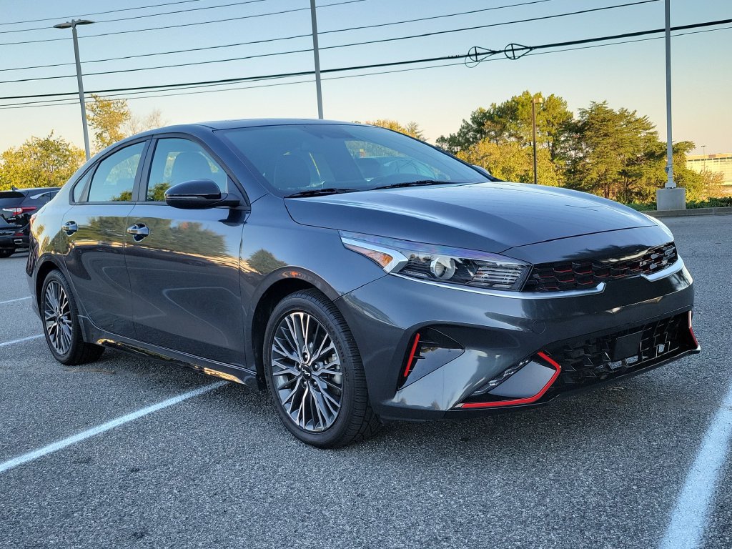 Used 2024 Kia Forte GT-Line w/ GT-Line Premium Package FWD image 3