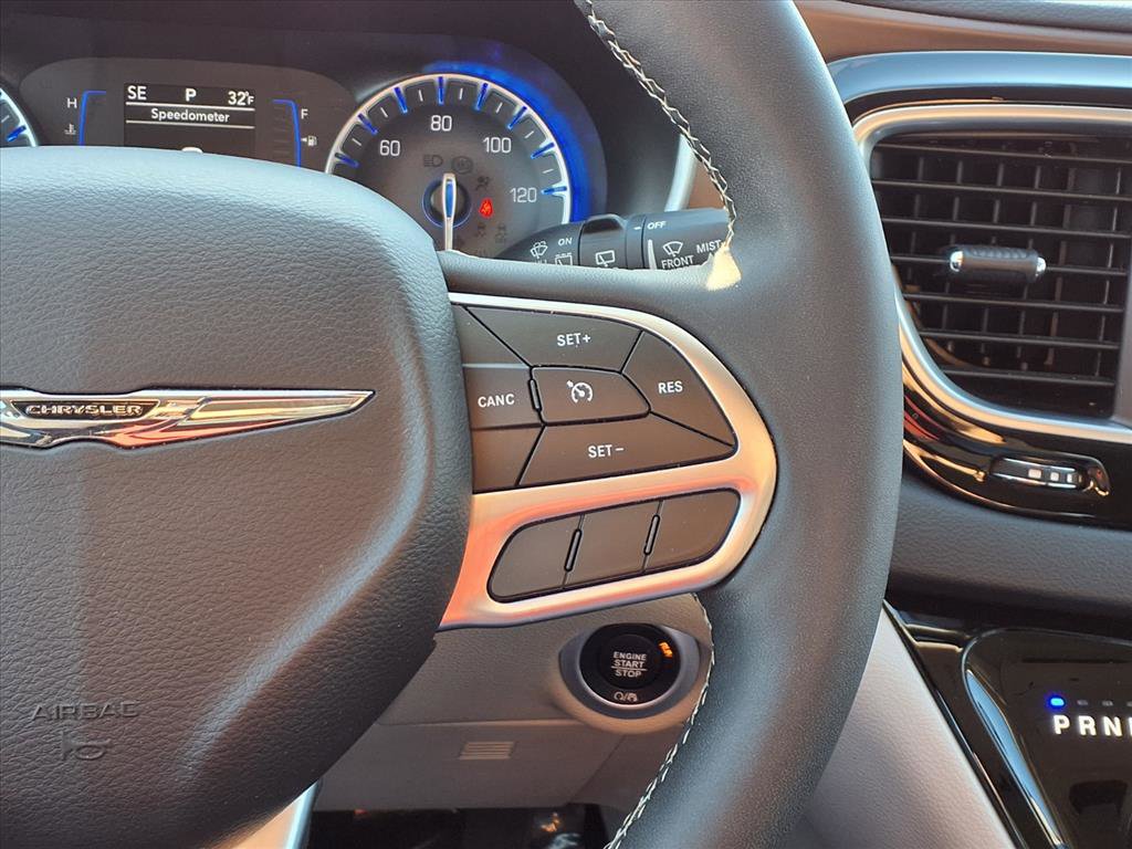 Used 2024 Chrysler Voyager LX image 19