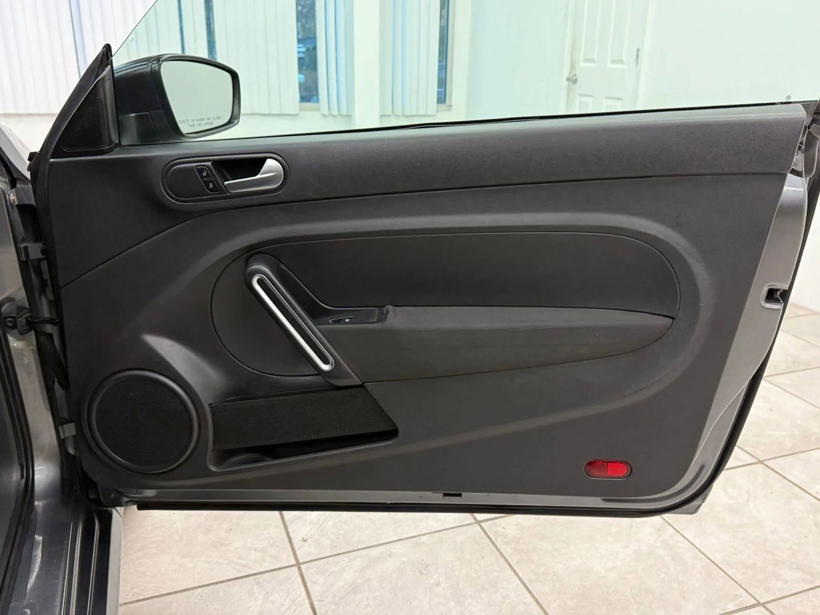 Used 2013 Volkswagen Beetle 2.5 image 20