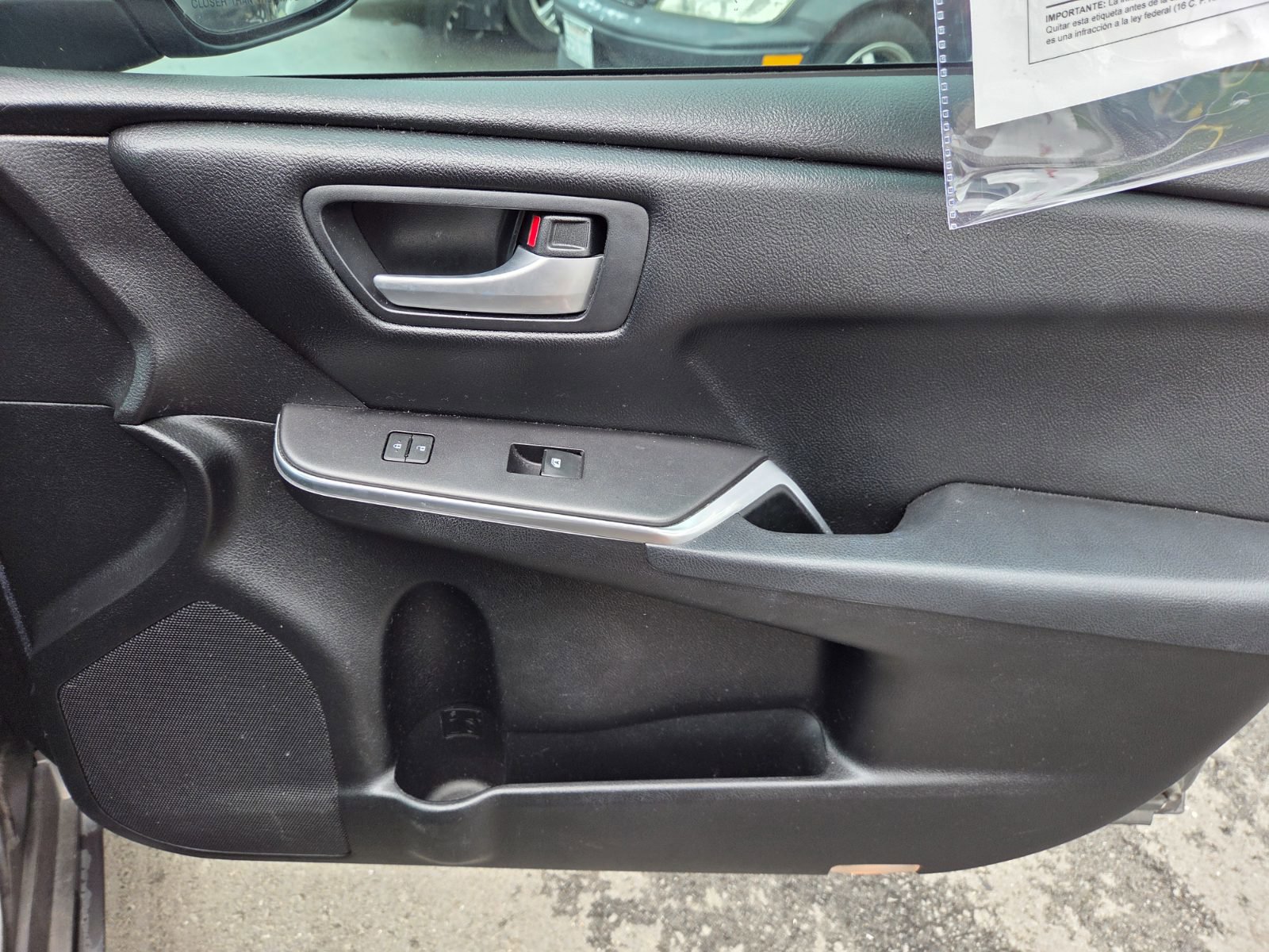 Used 2016 Toyota Camry SE FWD image 14