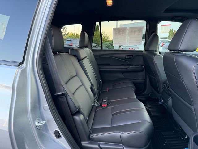 Used 2025 Honda Passport TrailSport image 17