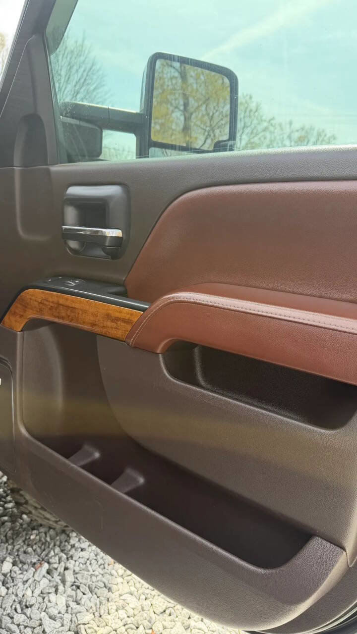 Used 2015 Chevrolet Silverado 3500 High Country w/ Duramax Plus Package image 28