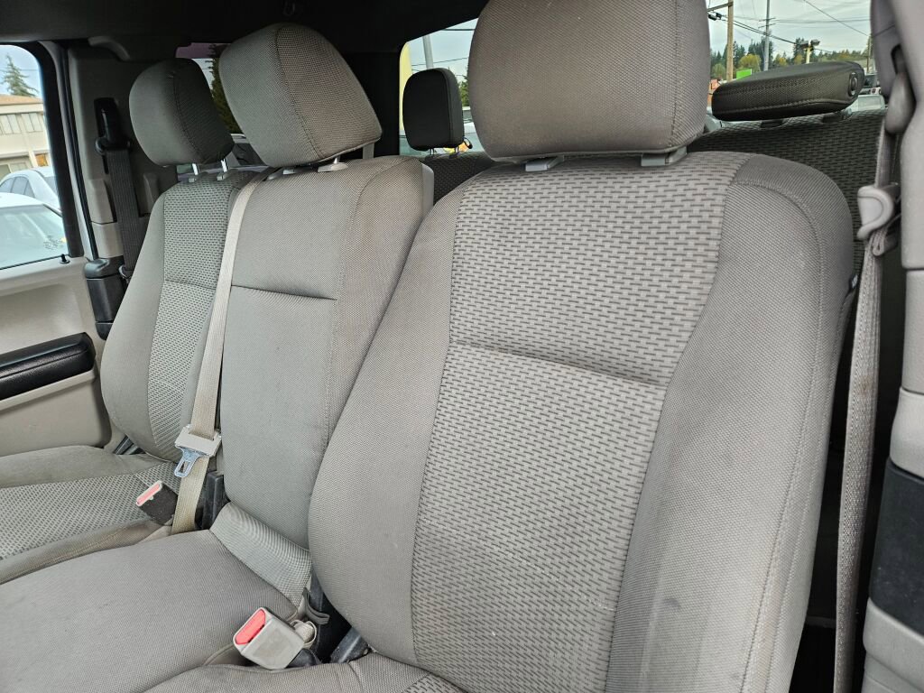 Used 2015 Ford F150 XLT image 11