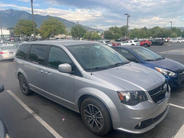 Used 2018 Dodge Grand Caravan SE FWD image 2