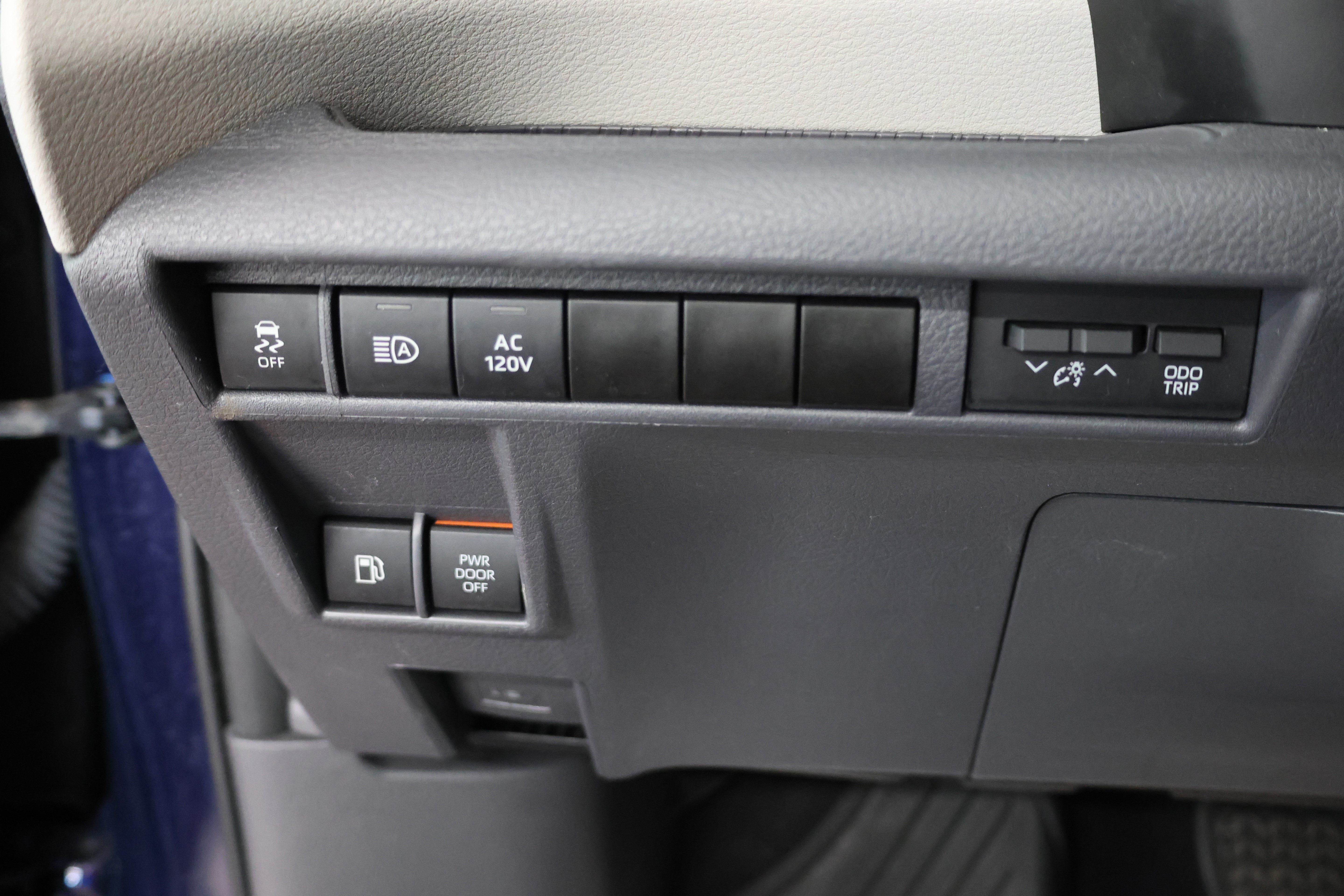 Certified 2023 Toyota Sienna Limited AWD/4WD image 34