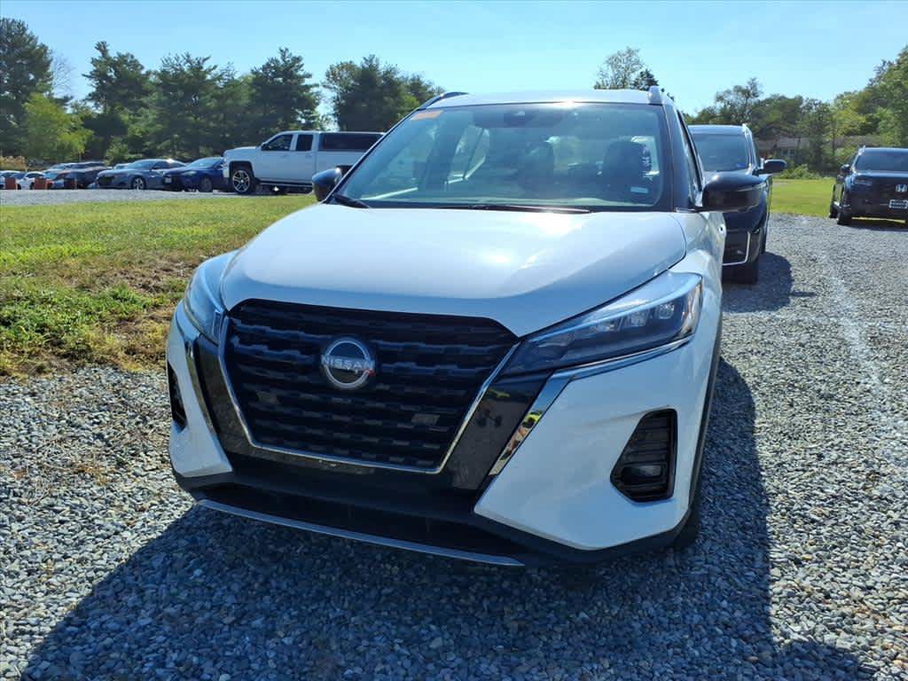 Used 2024 Nissan Kicks SR FWD image 4