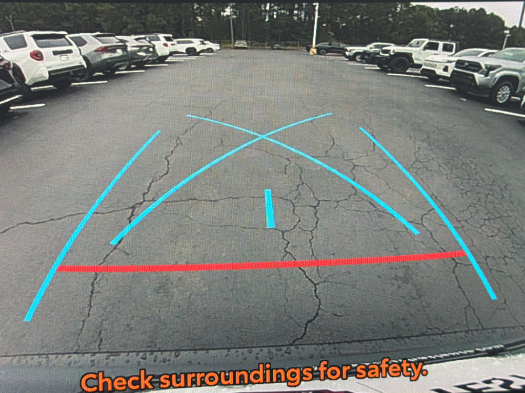 Used 2025 Toyota RAV4 XLE FWD image 33