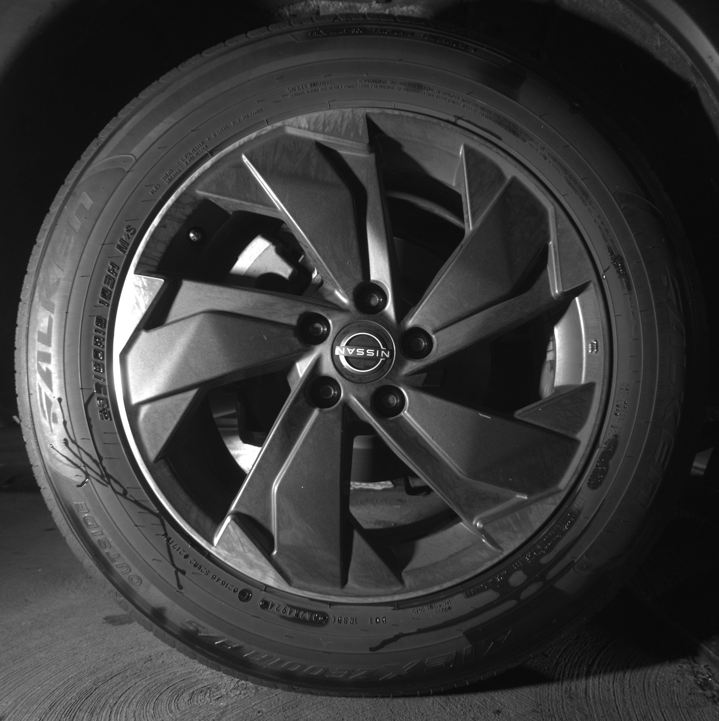 Used 2025 Nissan Rogue SV FWD image 15