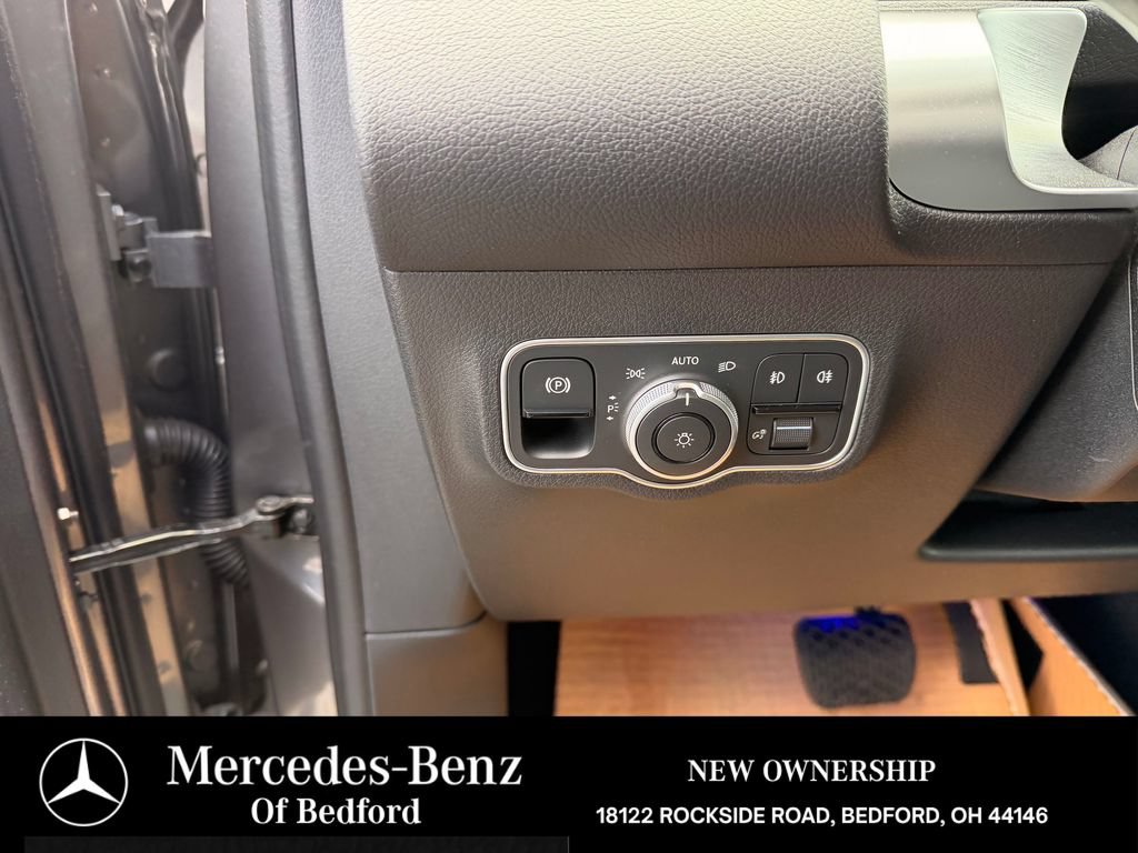 New 2026 Mercedes-Benz GLB 250 4MATIC image 9